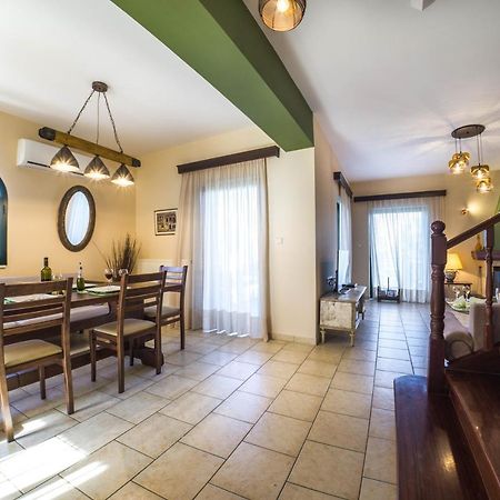 Joya Luxury Villas Kypseli ภายนอก รูปภาพ